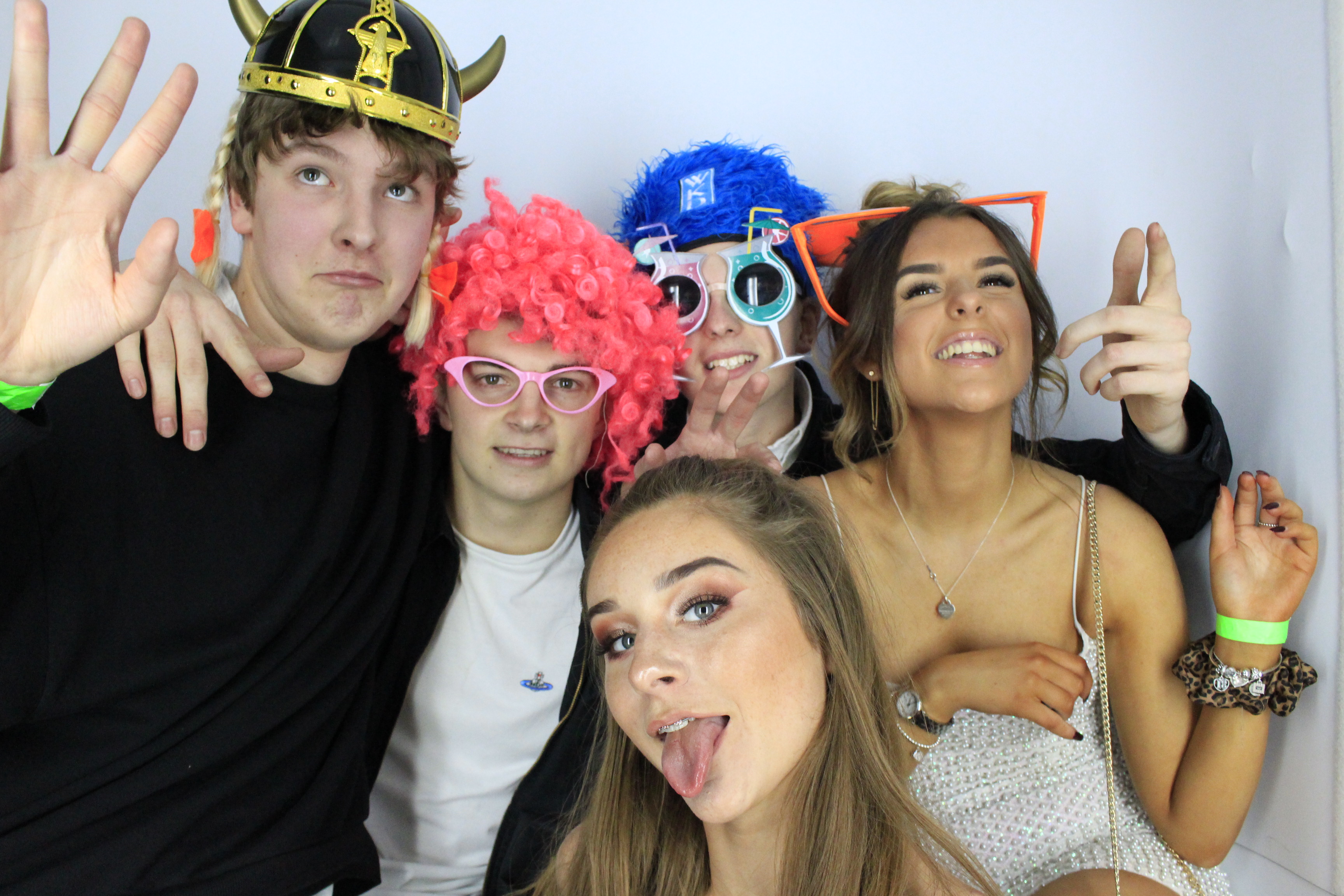 Issy & Alice's 18th Birthday Party | View more photos from the event at gallery.myphotoboothexperience.co.uk/u/MyPhotoBoothExperienceLtd/Issy-Alices-18th-Birthday-Party